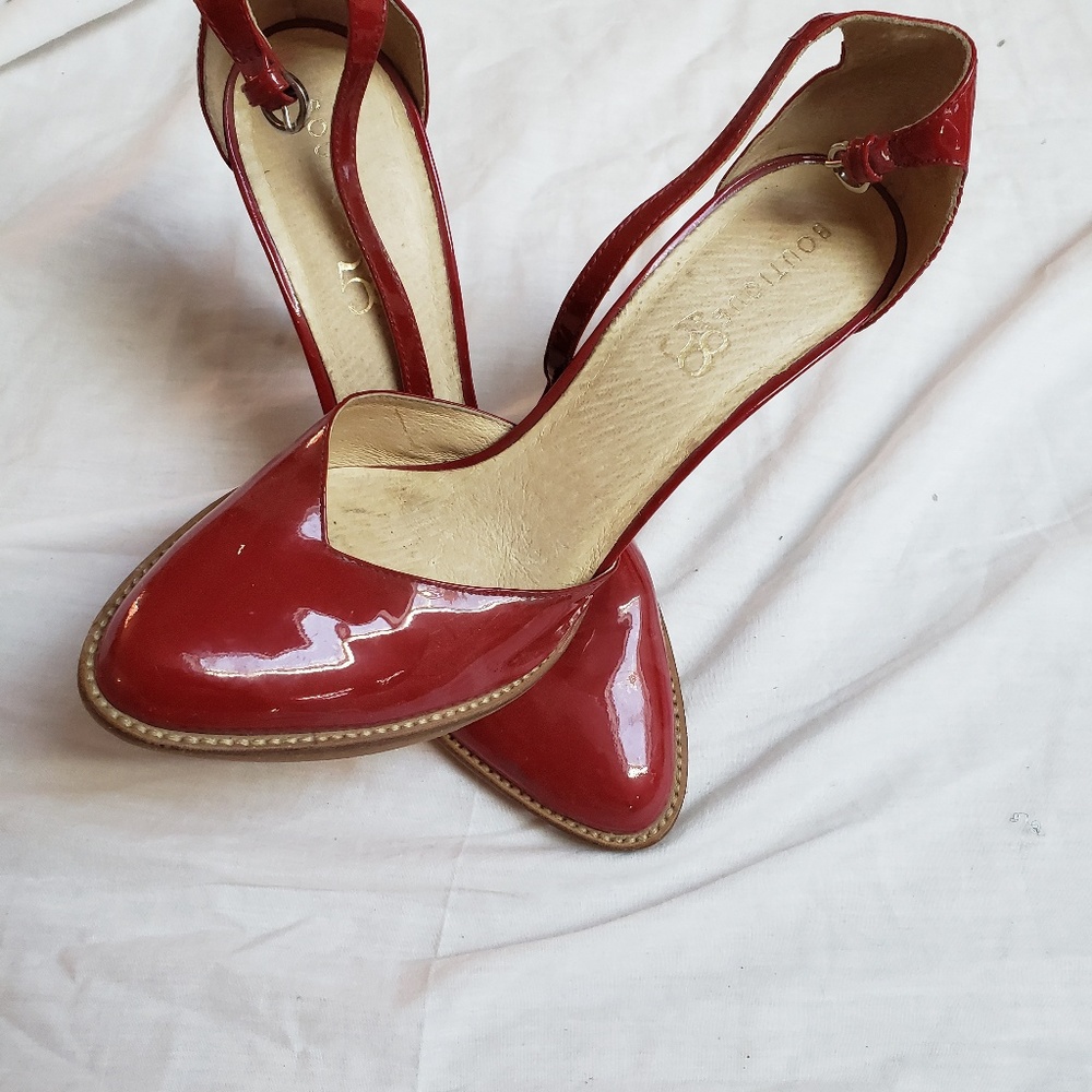 Blood red moderate heel sandal